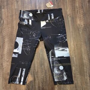 Reebok Speedwick Workout Capri Leggings Black Print XL New With Tags